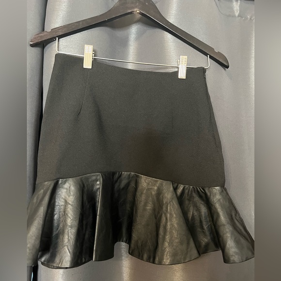 Faux Leather Trim Skirt - Picture 3 of 6